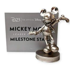 Disney 100, Mickey Mouse, Leader of the Club Milestone Statue